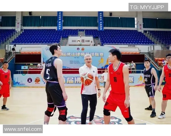 球星亲赴医院慰问受伤球员 展现关怀与团队精神