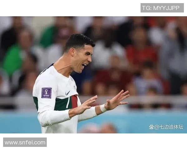 足球巨星化身裁判全新挑战 赛场上的风云再起