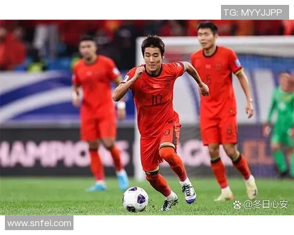 足球场上最具标志性踩球动作的球星是谁他的技巧与魅力解析 足球场上最具标志性踩球动作的球星是谁他的技巧与魅力解析