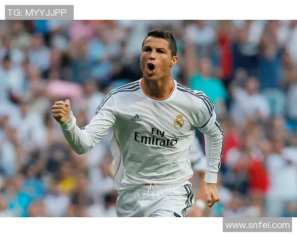 足球9号球星的传奇之路 从绿茵场上的英勇表现到全球瞩目的荣耀时刻